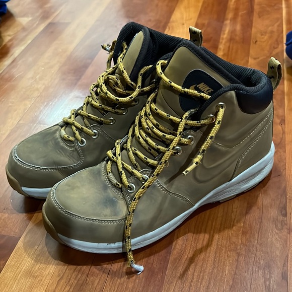Nike Other - Nike manoa boots